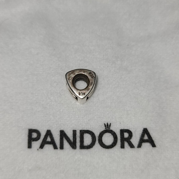 Pandora charm initial O - Picture 3 of 3